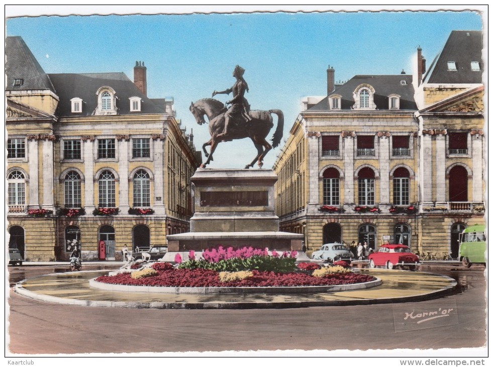 Orleans: SIMCA ARONDE, RENAULT DAUPHINE, MOPED, AUTOBUS  - Place Du Martroi / Rue Royale - Toerisme