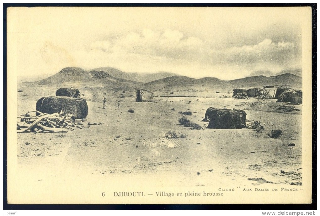 Cpa De Djibouti --  Village En Pleine Brousse    LIOB82 - Djibouti