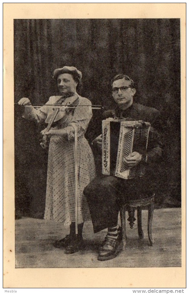 Carte Représentant Un Accordeoniste Et Une Joueuse De Violon  - Accordéon  Gallo Antonio -  Vercelli - Italia. - Muziekinstrumenten