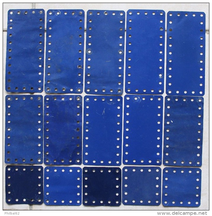 Meccano, Lot De 15 Plaques Bleues Quadrillées. 5 X (6,3X6,3), 5 X ( 11,3 X 6,3 ), 5 X ( 13,8 X 6,3). - Meccano