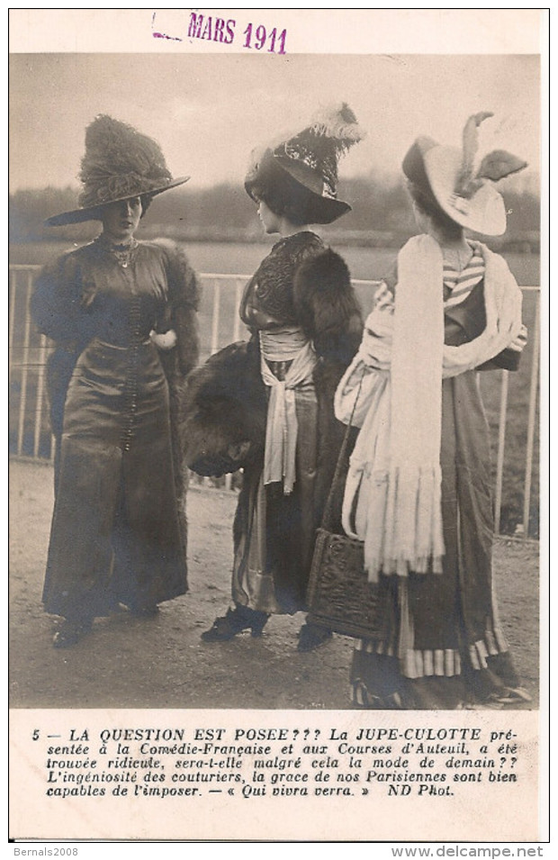 Mode - Femmes Au Chapeau - Jupe - Culotte - Aux Courses D'Auteuil - Paris - Moda