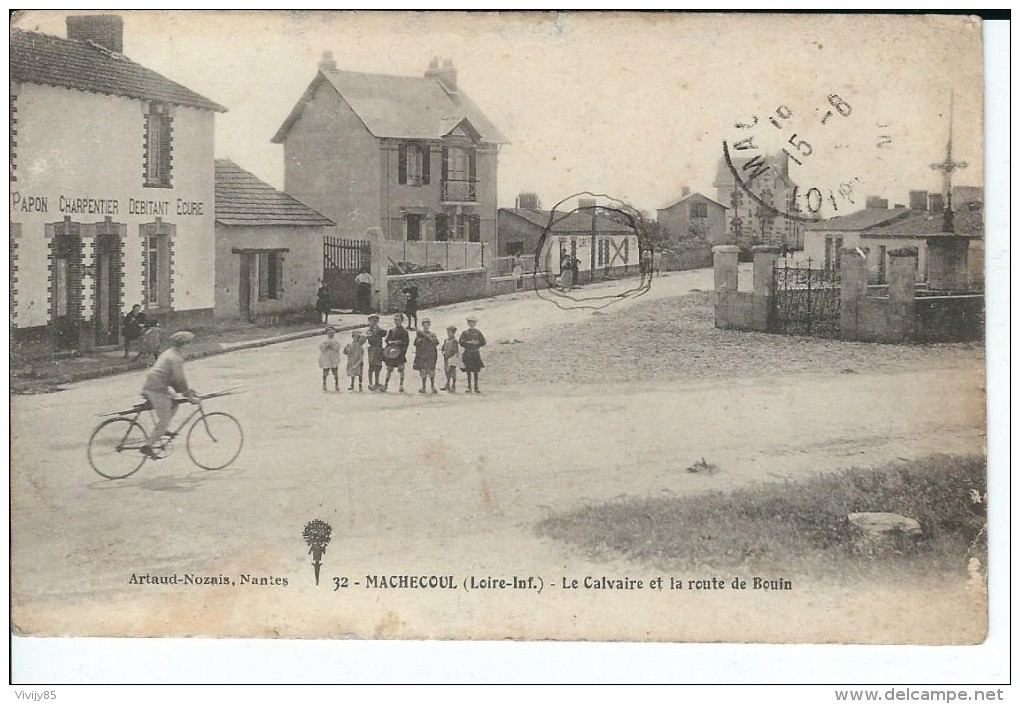 44 - MACHECOUL - Le Calvaire Et La Route De Bouin ( Cycliste  , Papon Charpentier / Ecurie ) - Machecoul