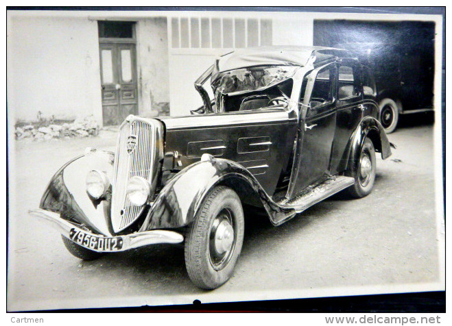 ACCIDENT  AUTOMOBILE   VOITURE  PEUGEOT  PHOTO ORIGINALE 1950  DIMENSION  9 X 12 CM - Automobiles