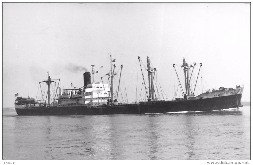 ¤¤   -   Carte-photo Du Cargo " SILVANA " En 1944   - Bateau De Commerce   -  ¤¤ - Pétroliers