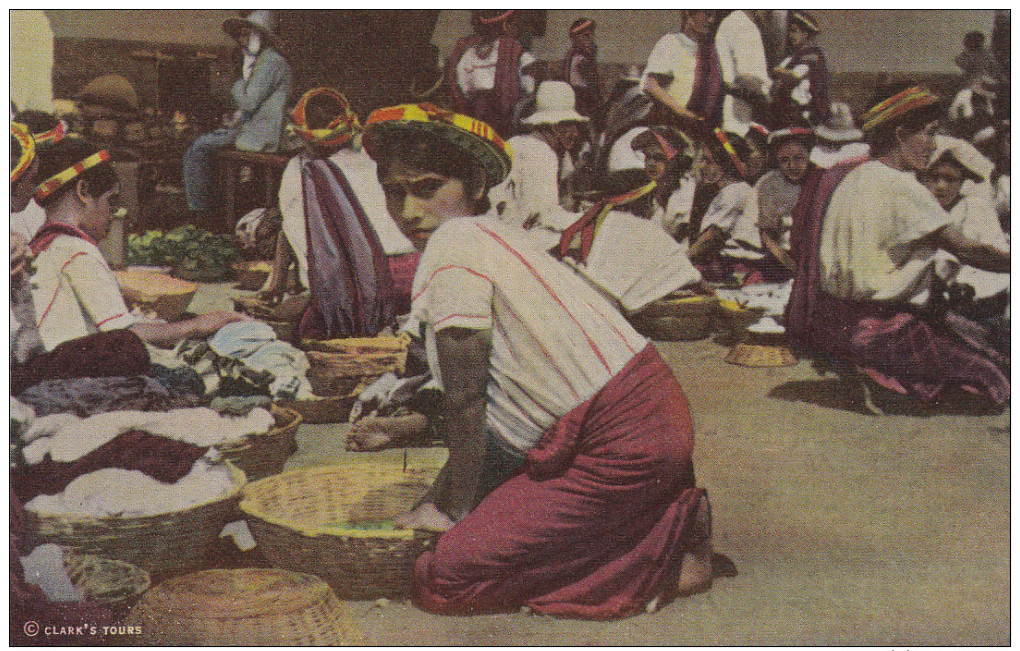 GUATEMALA, 20-40s : Market Scene , Santiago Atitlan - Guatemala