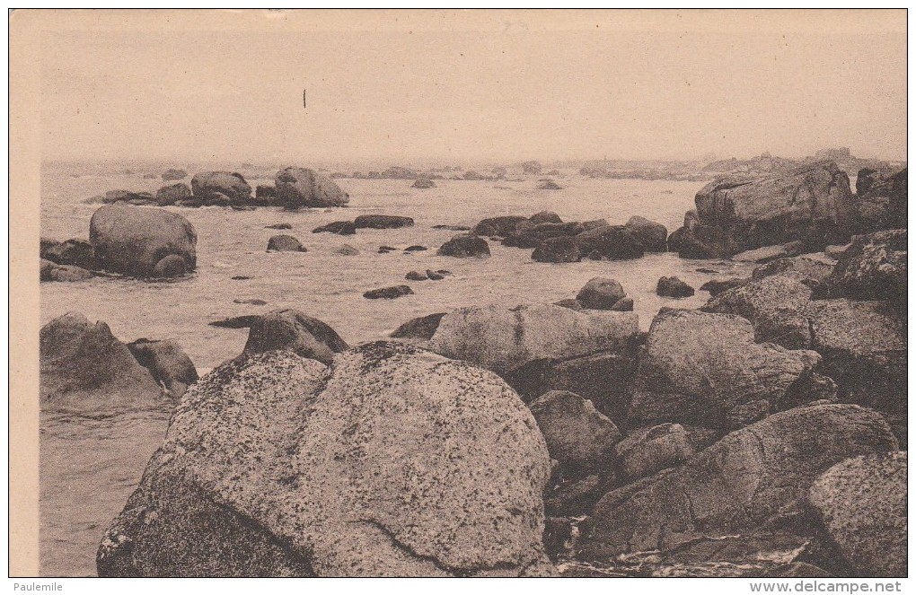 CPA FINISTERE BRIGNOGAN  PLAGE- 201 - LA COTE PRISE DU PHARE  2 SCANS - Brignogan-Plage