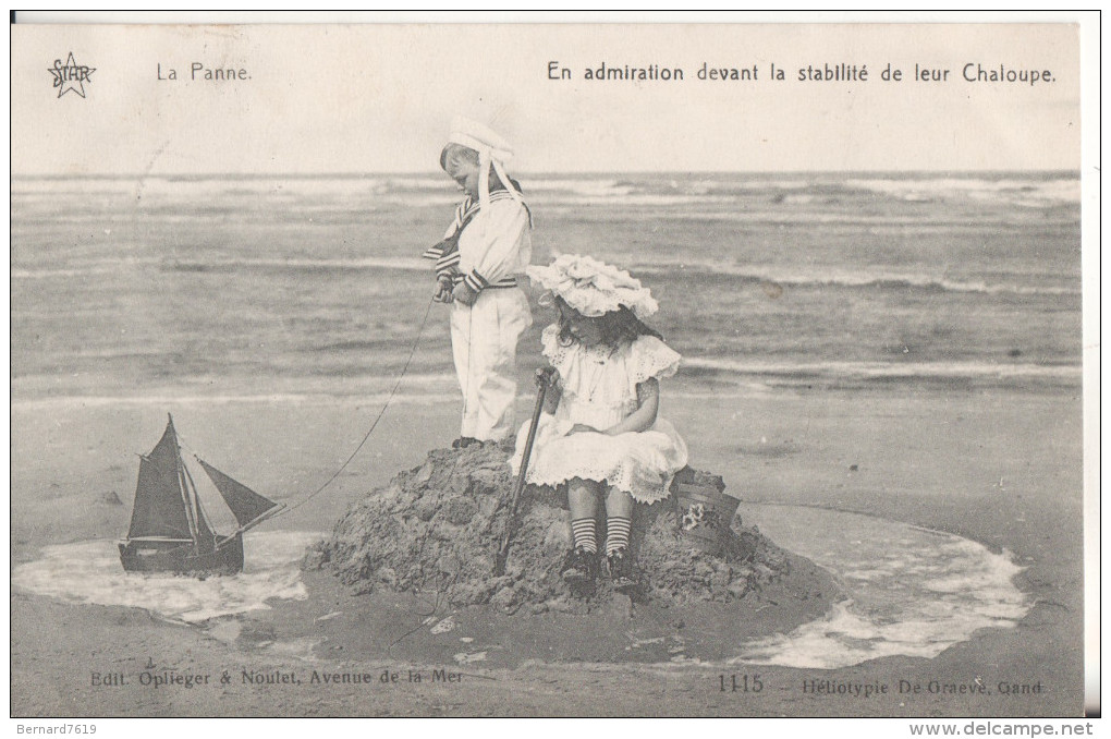 LA  PANNE   En Admiration Devant La Stabilite De Leur Chaloupe - Beernem