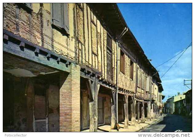 Lezat Sur Leze : Vieille Rue Aux Arcades Des XIème Et XIIème (09) - Lezat Sur Leze