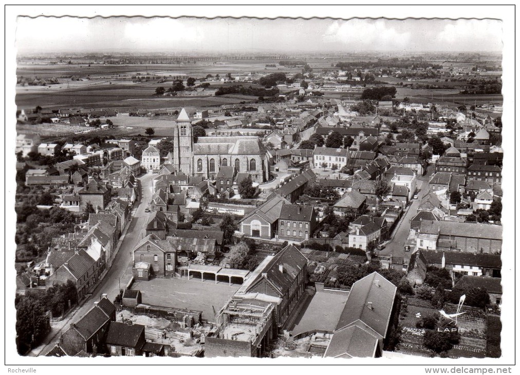 62- En Avion Au-dessus De ...BEUVRY ( Pas De Calais )- Le Centre- Cpsm - Beuvry