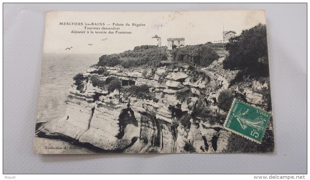 17 CHARENTE-MARITIME MESCHERS-LES-BAINS, Falaise De Régulus, Touristes Descendant Déjeûner, Animée,  (A. Bouran) - Meschers