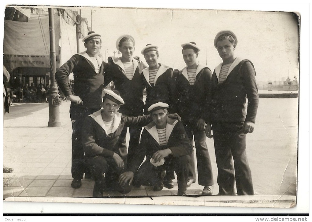 J 750 GROUPE DE MARINS A TOULON EN 1931 - Personnages