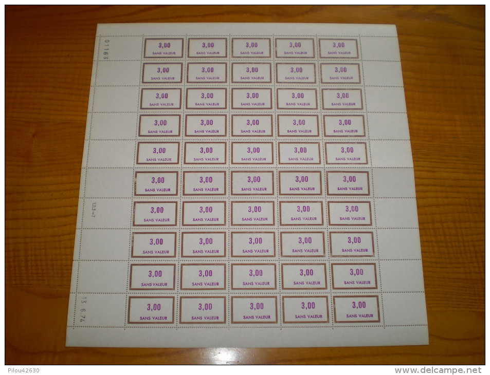 Cours D'instruction, Fictif, Sans Valeur : Planche De 50 Timbres Fictifs De 3.00 Francs Avec Coin Daté 13. 6. 74 - Finti