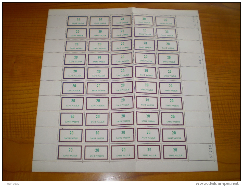 Cours D'instruction, Fictif, Sans Valeur : Planche De 50 Timbres Fictifs De 20 Avec Coin Daté 17. 3. 72 - Ficticios