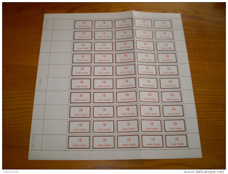 Timbres Fictifs; Cours D'instruction, Fictif, Sans Valeur : Planche De 50 Timbres Fictifs De 10 Avec Coin Daté 14. 1. 76 - Ficticios