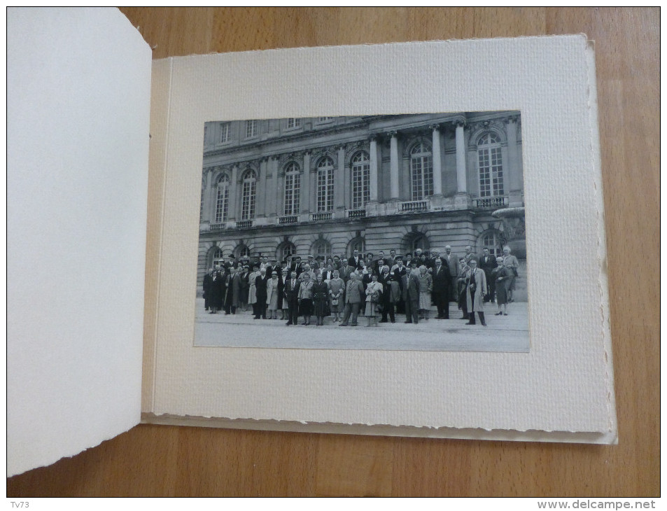 EUC - Album souvenir des Acieries électriques d´UGINE ( Savoie ) - Réception des médailles du Travail 1956