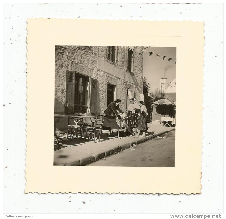 Photographie 8 X 8 , AVIGNON ,  SAINTE ANNE D´AURAY , MORBIHAN ,  1952 , Folklore , Coiffes Bigoudènes - Lieux