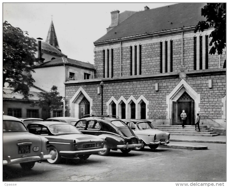 CPSM 75016 PARIS - Nouvelle Eglise N. D. De Grâce - PASSY ° Collection Tabac "Le Diplomate" * Auto Voiture Car - Distretto: 16