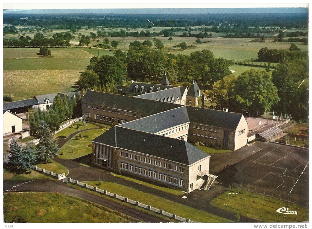 44   DERVAL  VUE  AERIENNE  COLLEGE  DE  LA  HAYE  : COURS  ET  BATIMENTS  SCOLAIRES - Derval