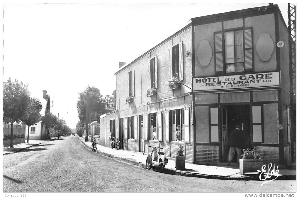 14- LUC-SUR-MER - HOTEL DE LA GARE  ET ROUTE DE LA DELIVRANDE - Luc Sur Mer