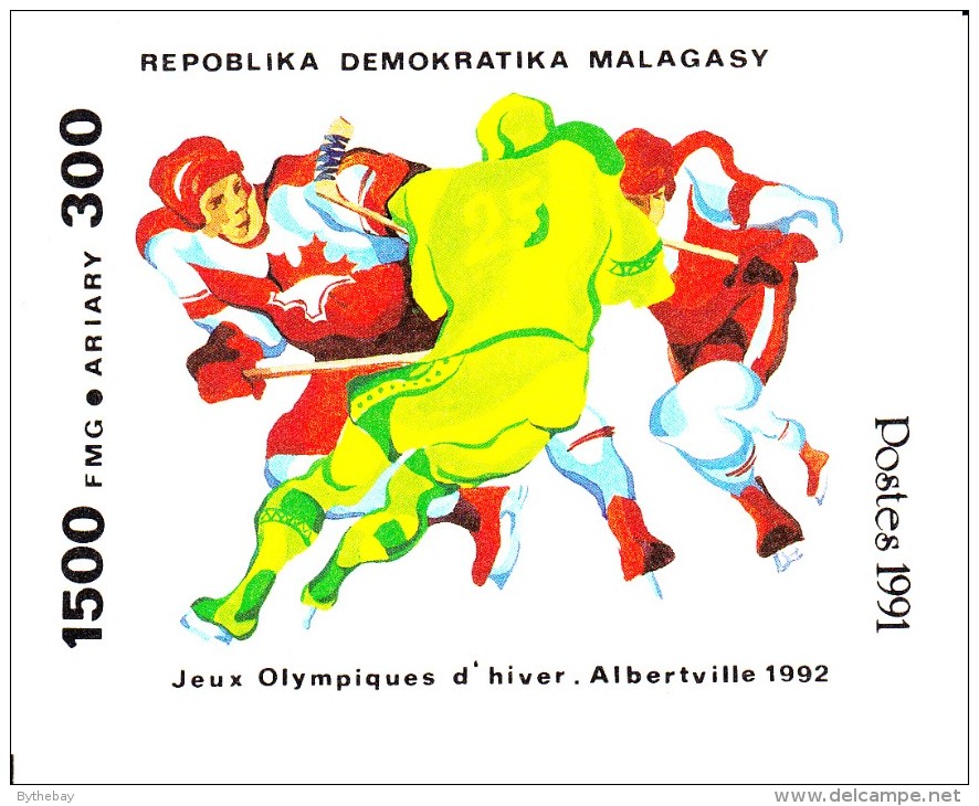 Madagascar MNH Scott #1044 Souvenir Sheet 1500fr 3 Hockey Players - 1992 Winter Olympics Albertville - Madagascar (1960-...)