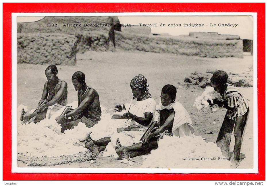 SOUDAN -- Travail Du Coton Indigène - Le Cardage - Soedan