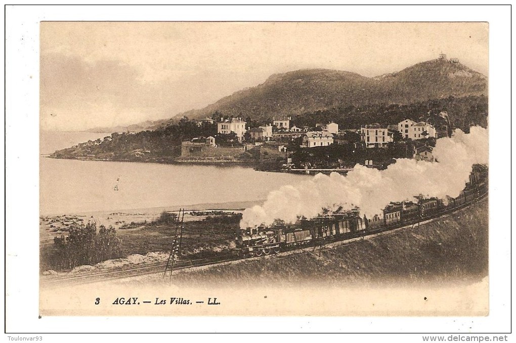 AGAY - VAR - LES VILLAS - TRAIN - CHEMIN DE FER - Autres & Non Classés