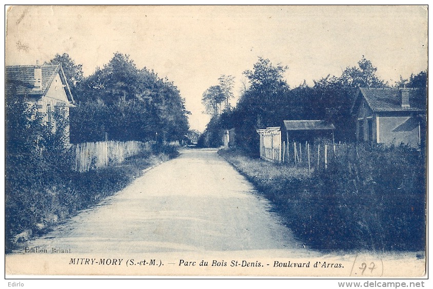 MITRY MORY Parc Du Bois St Denis Timbre Décollé - - Mitry Mory