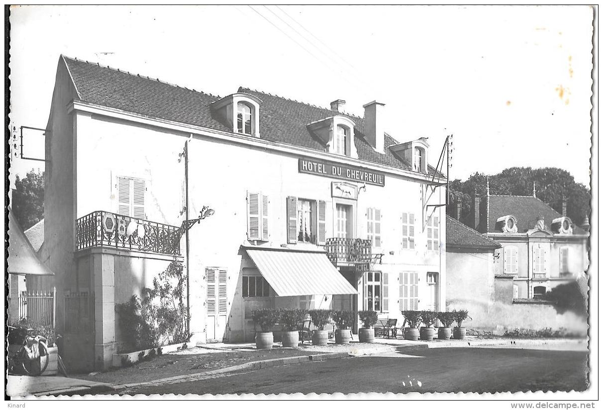 CPA..     MEURSAULT...HOTEL DU CHEVREUIL..  BE. SCAN 1953. - Meursault