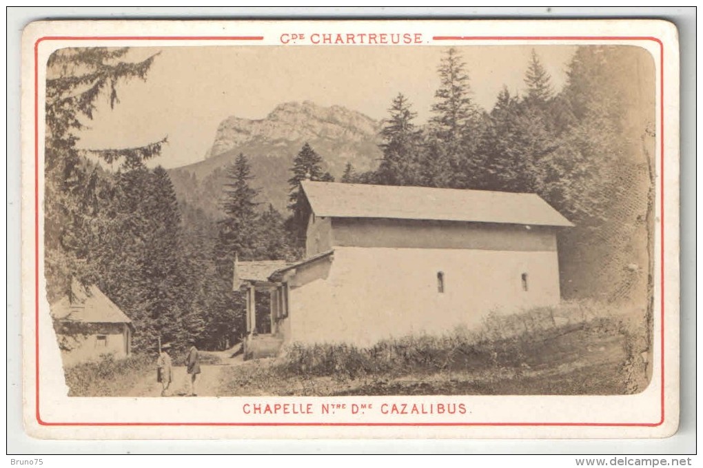 38 - GRANDE CHARTREUSE - Chapelle Notre-Dame Cazalibus - 2 Personnages - Lieux