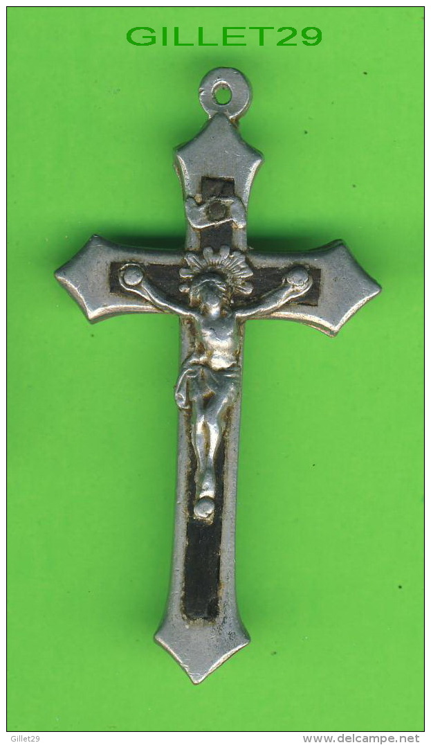 RELIGIONS - CROIX EN MÉTAL - 8  X 4 Cm - 6 GRAMMES - - Religion & Esotérisme