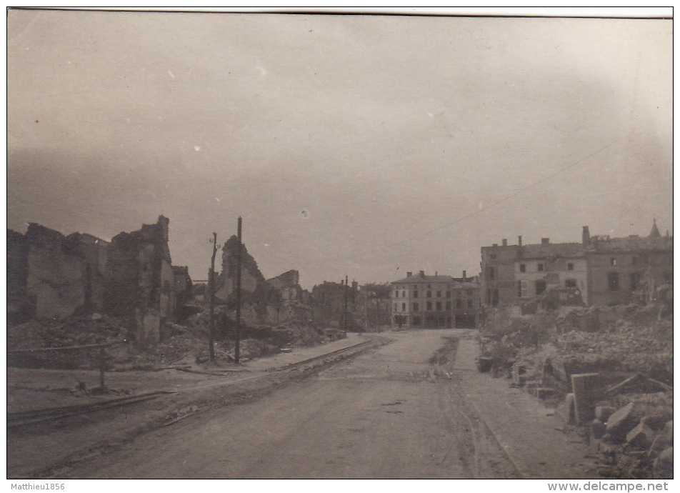 Photo Juin 1916 ETAIN - Une Rue (A142, Ww1, Wk 1) - Etain