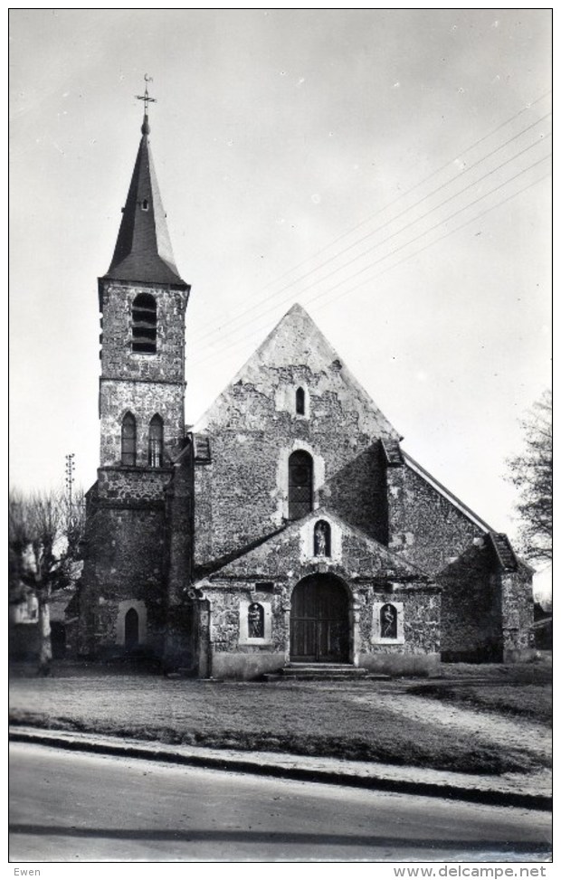 Le Mesnil-Saint-Denis. L'Eglise St-Denis. - Le Mesnil Saint Denis