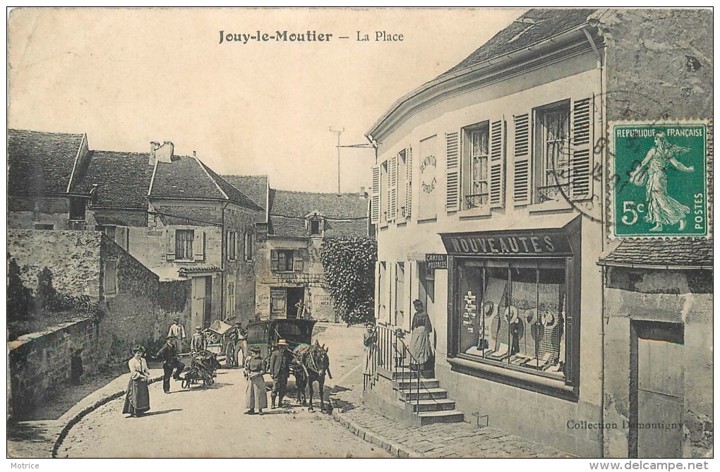 JOUY LE MOUTIER - La Place. - Jouy Le Moutier