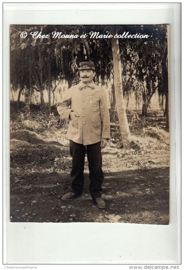 CERCLE DES BENI SNASSEN - 113 EME REGIMENT - FABREGUE FERDINAND - PLACE DE BERKANE - TAMPON CACHET CARTE PHOTO MILITAIRE - Personaggi