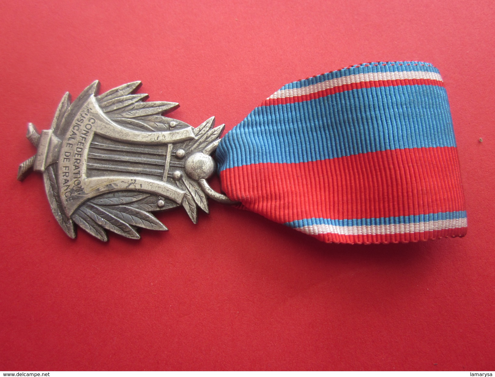 Médaille AG. Distinction Privée  Attribuée Par Confédération Musicale De France Qui Reconnaît Qualité Et Mérite Musicien - Objetos Derivados
