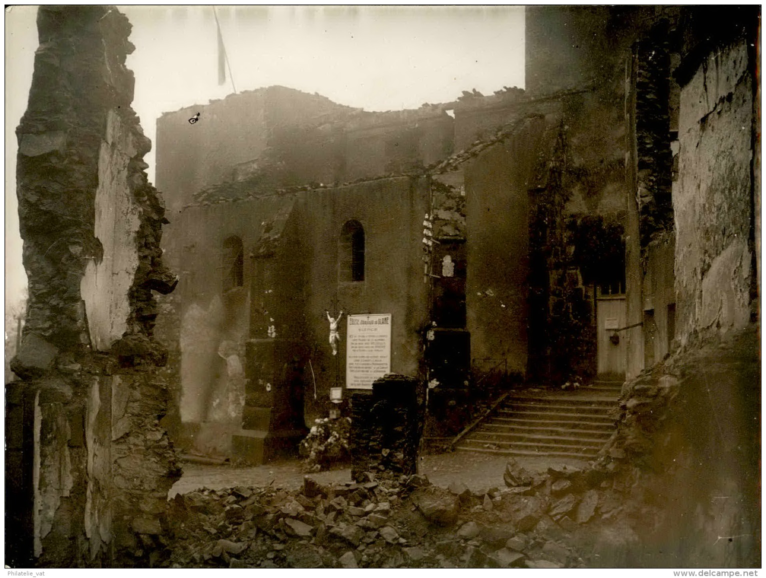 Images D´Oradour Sur Glane Quelques Jours Après Le Départ Des SS Allemands - Photo Originale - 24 (L)X18 (H) - Lot 15703 - Guerre, Militaire