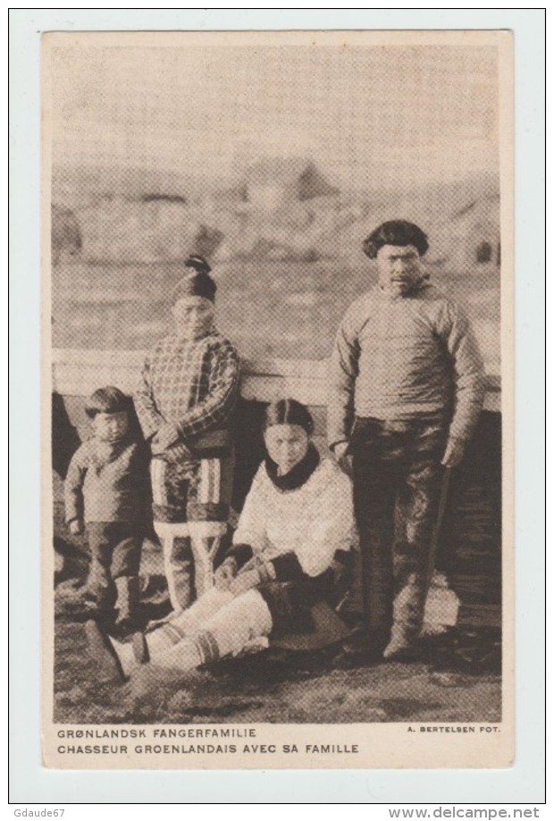 GROENLAND - CHASSEUR GROENLANDAIS AVEC SA FAMILLE - Danemark