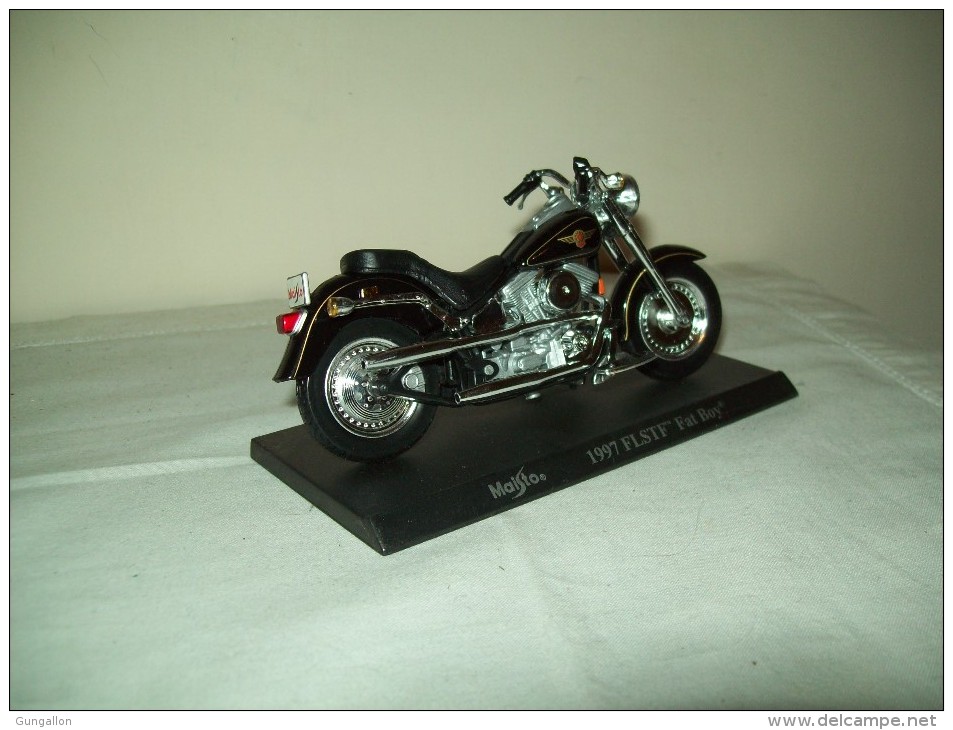 Harley Davidson (1997 FLSTF Fat Boy)  "Maisto"  Scala 1/18 - Motos