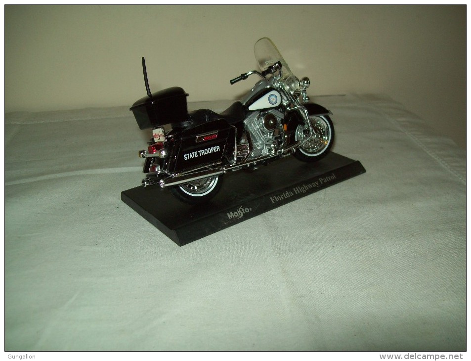 Harley Davidson (Florida Highway Patrol)  "Maisto"  Scala 1/18 - Motorfietsen