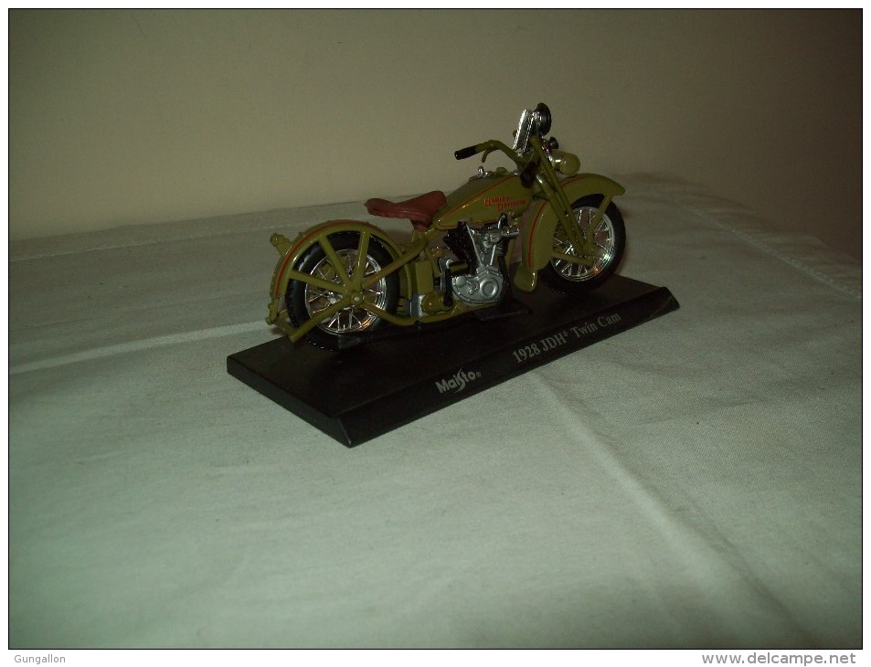 Harley Davidson (1928 JDH Twin Cam)  "Maisto"  Scala 1/18 - Motorcycles