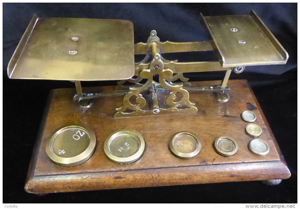 POSTAL SCALE (19thC) Brass On Hardwood Base With Ball Feet, Complete With Seven Weights To 4oz Marked Manufacturer WINDL - Autres & Non Classés