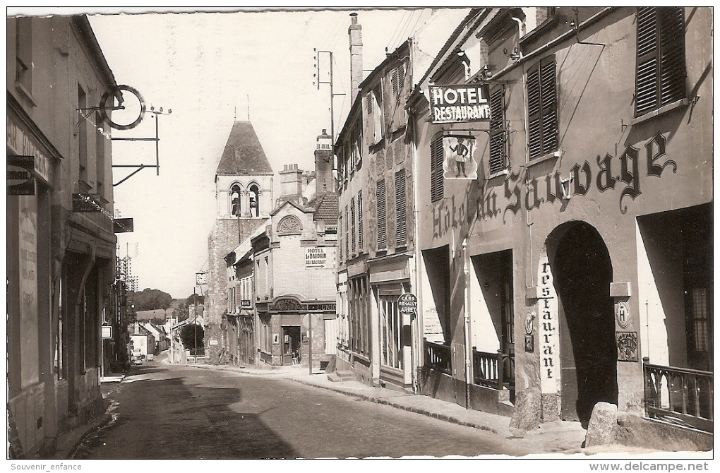 CP Rosay En Brie L´Eglise Et Rue General Leclerc 77 Seine Et Marne Hotel Du Sauvage - Rozay En Brie