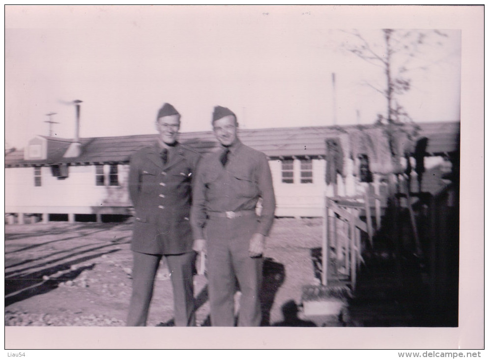 Training at LEONARD WOOD august-october 1942 (12 photos 13x8,7cm and 13 photos 8,7x6cm)