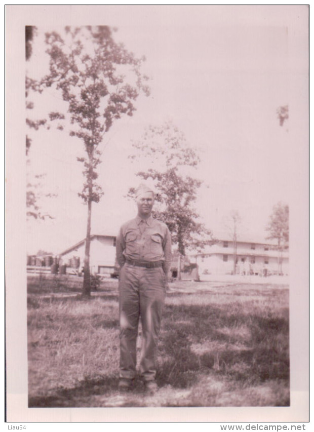 Training at LEONARD WOOD august-october 1942 (12 photos 13x8,7cm and 13 photos 8,7x6cm)