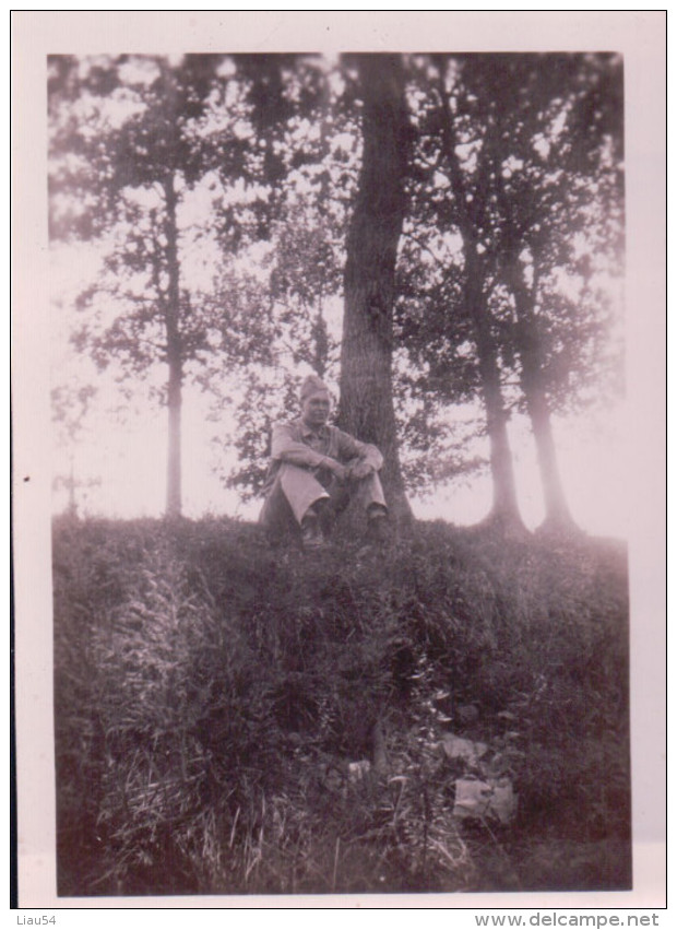 Training at LEONARD WOOD august-october 1942 (12 photos 13x8,7cm and 13 photos 8,7x6cm)