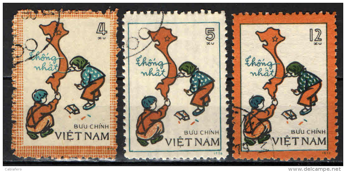 VIETNAM - 1977 - BAMBINI CHE DISEGNANO LA MAPPA UNIFICATA DEL VIETNAM - USATI - Vietnam