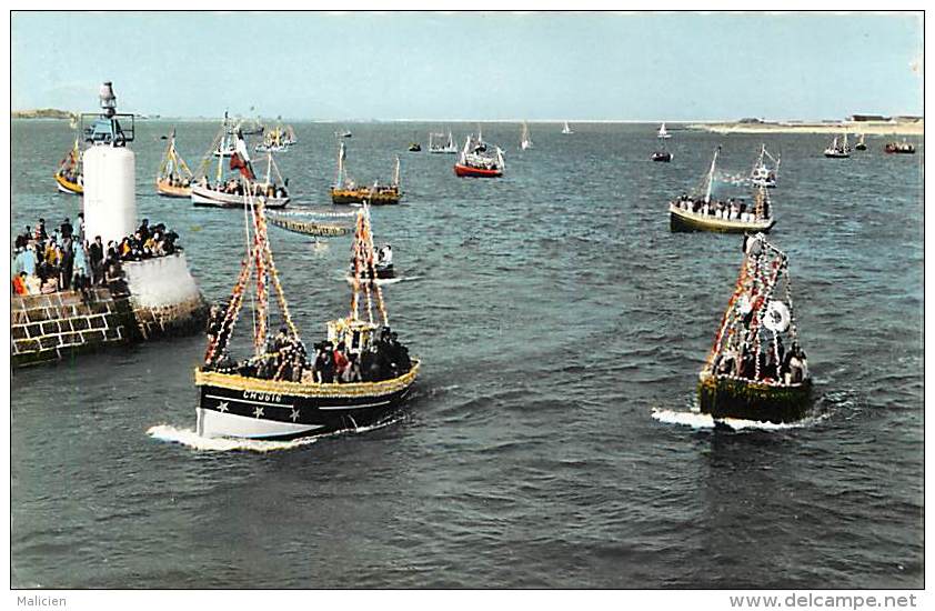 - Depts Divers -rfGG186- Manche - Saint Vaast La Hougue -st Vaast La Hougue -benediction De La Mer - Bateaux - Religions - Saint Vaast La Hougue