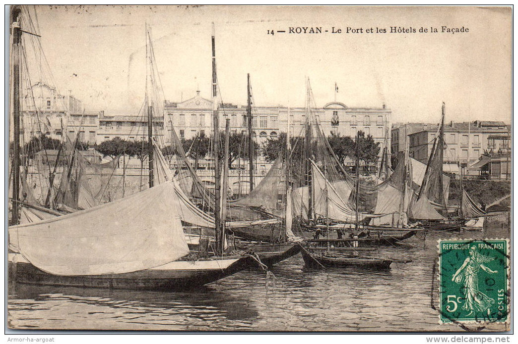 17 ROYAN - Le Port Et Les Hotels De La Facade. - Royan