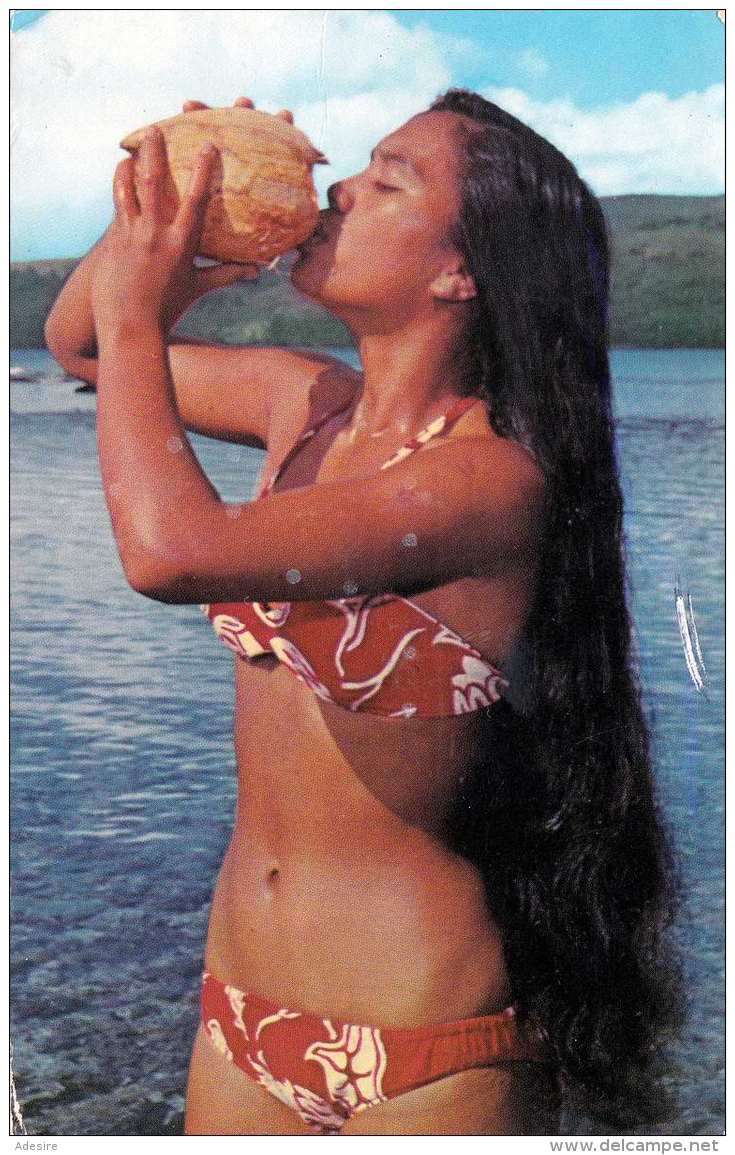 FIJI - Hübsches Fiji Mädchen Im Bikini, Karte Gel.197? Mit Marke, Kleinformat, Transportspuren - Fiji