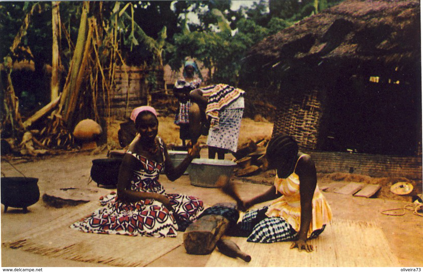 GUINÉ, PORTUGUESA, Fulas Batendo Pano (Bissau),  2 Scans - Guinea-Bissau